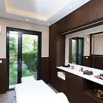 Schmidt Apartment