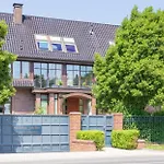 Villa Schmidt Apartments - Strandhaus direkt am Meer mit Sauna, Sport und Dünengarten IV